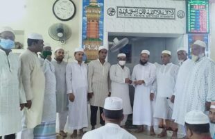 বরিশালে মসজিদ ও মাদ্রাসায় পানিসম্পদ প্রতিমন্ত্রীর ৪ লাখ টাকার অনুদান