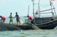 মধ্যরাত থেকে ৬৫ দিনের জন্য সাগরে মাছ ধরায় নিষেধাজ্ঞা