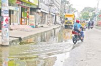 বরিশালে খাল ভরাটে বৃষ্টি হলেই সড়কে জলাবদ্ধতা