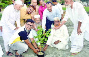 ময়লার ভাগারকে ফুলের বাগানে রুপ দিয়ে প্রশংসায় ভাসছেন শাহিন সিকদার