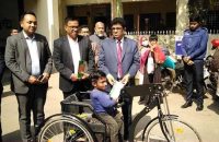 বরিশালে প্রধানমন্ত্রীকে দেখতে চাওয়া রাকিব পেলেন সরকারি সহায়তা