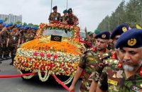 বরিশালে শেখ হাসিনা সেনানিবাসে বিদায়ী সেনাপ্রধানকে সংবর্ধনা