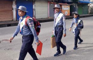 পায়ে হেঁটে ১৫০ কিলোমিটার পথ পরিভ্রমণে বিএম কলেজের তিন শিক্ষার্থী