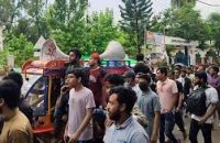ভাঙচুর-লুটপাটের বিরুদ্ধে বরিশালে শিক্ষার্থীদের বিক্ষোভ