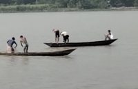 বরিশালে অভিযানেও থামছে না ইলিশ নিধন, রাতে চরে হচ্ছে বেচাকেনা