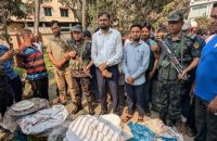 বরিশালে ৭ ড্রাম চাপিলা মাছ জব্দ, ৩ ইজিবাইক চালককে জরিমানা