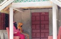 বরগুনায় বিয়ের দাবিতে কুয়েত প্রবাসীর বাড়িতে অনশনে থাকা ছাত্রীর বিরুদ্ধে মামলা