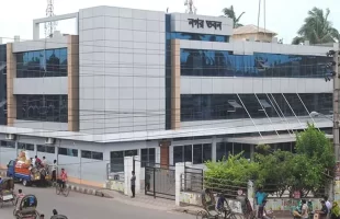 বরিশাল সিটি কর্পোরেশনের প্রশাসক, সিইও, সচিবসহ পাঁচ জনের নামে মামলা