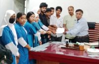 বরিশাল আলেকান্দা সরকারি কলেজের শিক্ষার্থীদের স্মারকলিপি পেশ