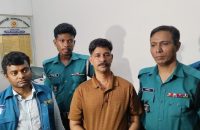 ‍বরিশাল বিআরটিএ অফিসে দুদকের অভিযান, দালাল আটক