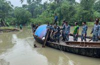 বরগুনায় নিম্নচাপের প্রভাবে পানি বাড়ায় বাঁধে ভাঙন, দুর্ভোগে মানুষ