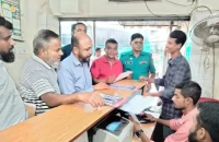 বরিশালে অতিরিক্ত ভাড়া আদায় বন্ধে মাঠে বিআরটিএ
