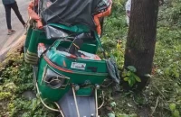 ঝালকাঠিতে গাছের সঙ্গে মাহিন্দ্রার ধাক্কা, যুবক নিহত