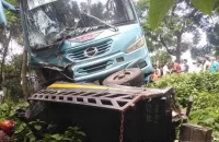 ঝালকাঠিতে বাস-পিকআপ মুখোমুখি সংঘর্ষে নিহত ২