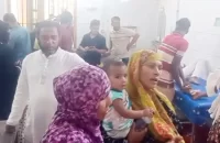 লালমোহনে সিএনজি উল্টে একই পরিবারের ৭ জন আহত