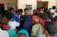 ঈদে গরীব অসহায় দুস্থদের মাঝে ১০ কেজি চাল বিতরণে অনিয়মের অভিযোগ