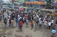 গোপালগঞ্জে এনসিপির উপর হামলার প্রতিবাদে বরিশালে ছাত্র-জনতার ব্লকেড