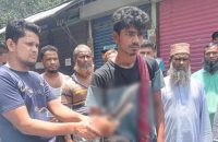বরিশালে অস্ত্র ধরে ছিনতাই করতে গিয়ে যুবলীগ কর্মী আটক