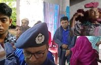 পিরোজপুরে মোবাইল কেনার টাকা না পেয়ে দাদিকে গলাকেটে খুন করে নাতি