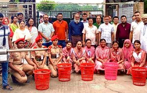 মডেল কলেজে শিক্ষার্থীদের গ্রাফিতি অংকন ও চিত্রাঙ্গন প্রতিযোগিতা