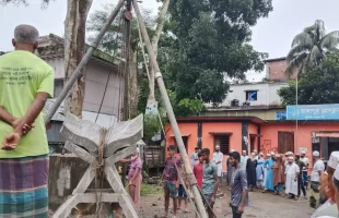 ঝালকাঠিতে মুক্তিযুদ্ধের ভাস্কর্য ভেঙে কোরআনের ভাস্কর্য স্থাপন