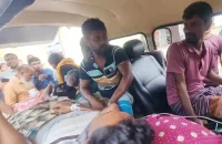 বঙ্গোপসাগরে দুই ট্রলারে ডাকাতি, জেলে গুলিবিদ্ধ
