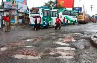 ঢাকা-বরিশাল মহাসড়কের ৪৭ কিলোমিটার যেন মরণ ফাঁদ
