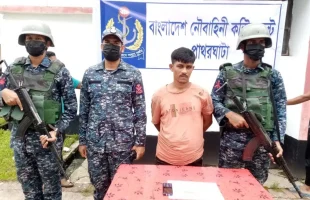 পাথরঘাটায় ৪০ পিস ইয়াবাসহ যুবক আটক