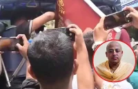 শোভাযাত্রায় চিন্ময়ের প্ল্যাকার্ড নিয়ে প্রবেশের চেষ্টা, আটক ৭