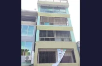 ঝালকাঠিতে হেলে পড়েছে পাঁচতলা ভবন, আতঙ্কে বাসিন্দারা