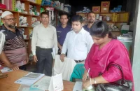 আগৈলঝাড়ায় ভ্রাম্যমাণ আদালতের অভিযানে সাত প্রতিষ্ঠানকে ৩৮ হাজার টাকা জরিমানা