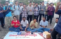 ৩ দফা দাবিতে চতুর্থ দিনের মত মহাসড়ক অবরোধ ববি শিক্ষার্থীদের