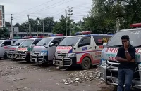 বরিশালে পার্কিং নিশ্চিতের দাবিতে আজও অ্যাম্বুলেন্স মালিক সমিতির ধর্মঘট