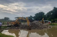 সিলেটে এবার পুকুরের মধ্যে ‘পাথরের খনি’