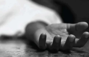 পিরোজপুরে নামাজ শেষে বসে থাকা গৃহবধূকে কুপিয়ে হত্যা