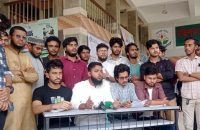 বরিশাল-পটুয়াখালী মহাসড়ক অনির্দিষ্টকালের জন্য বন্ধের হুঁশিয়ারি ববির শিক্ষার্থীদের