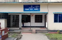বরগুনায় বিল বেশি আসায় পল্লি বিদ্যুৎ কর্মীকে বেঁধে রাখলেন নারী : অতঃপর