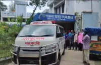 মাছধরা ট্রলারে গ্যাস সিলিন্ডার বিস্ফোরণ, ৩ জেলে অগ্নিদগ্ধ