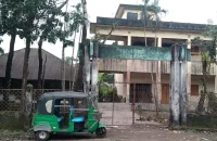 ৩৩ বছর ধরে বন্ধ লালমোহন পাবলিক লাইব্রেরী