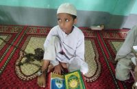 পিরোজপুরে মাদ্রাসাছাত্রের পায়ে শিকল বেঁ’ধে পাঠদান, প্রশাসনের হস্তক্ষেপে মুক্ত