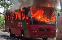 আগুনে পুড়ল যাত্রীবাহী চলন্ত এসি বাস