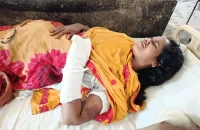 হিজলায় গৃহবধূকে পিটিয়ে গুরুতর আহত করেন পাষান্ড স্বামী