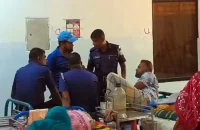পটুয়াখালীতে বাজার ইজারাকে কেন্দ্র করে দু’পক্ষের সংঘর্ষ, পুলিশের ওপর হামলা