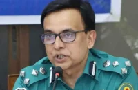 বরিশালের সাবেক পুলিশ কমিশনার সাইফুল ইসলামকে ট্রাইব্যুনালে হাজিরের নির্দেশ