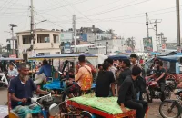 কুয়াকাটায় ব্যাটারিচালিত গাড়ির দাপট, যানজটে নাকাল পর্যটকরা