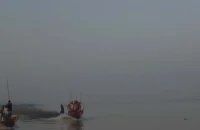 বরিশালে ইলিশ রক্ষা অভিযানে জেলেদের হামলা, আত্মরক্ষায় গুলিবর্ষণ