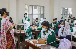 শনিবারও স্কুল-কলেজে ক্লাস নেওয়ার সিদ্ধান্ত
