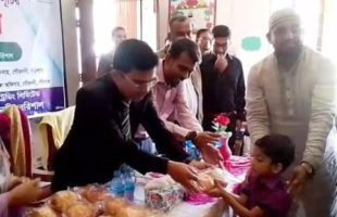 বাকেরগঞ্জে স্কুল ফিডিং কার্যক্রম শুরু