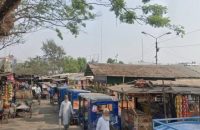 বরিশাল নদী বন্দর এলাকার ভাসমান দোকান থেকে শুল্কপ্রহরী মাইনুলের চাঁদা আদায়!