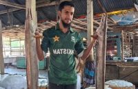 বরগুনায় বিলুপ্তপ্রায় বাইম মাছের হঠাৎ আগমন, ২ লাখ টাকায় বিক্রি